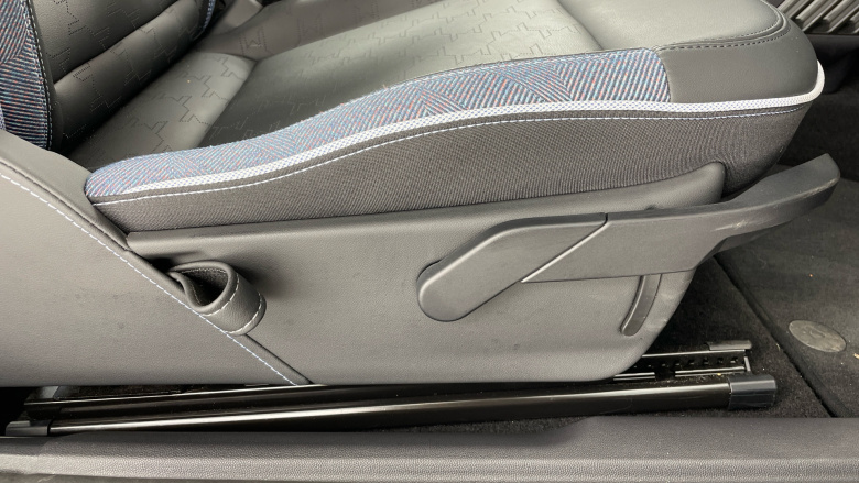 MINI Cooper 135kW E Classic [Level 1] 41kWh 3dr Auto Electric Hatchback